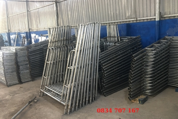 quá trình lắp dựng giàn giáo nêm