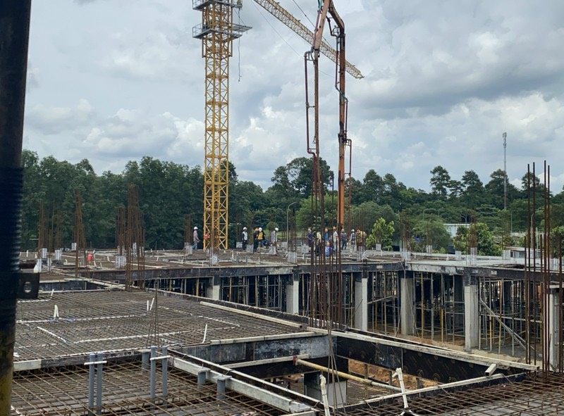 Ván phủ phim bán tại kho – Giá 1 kiện tấm ép phim